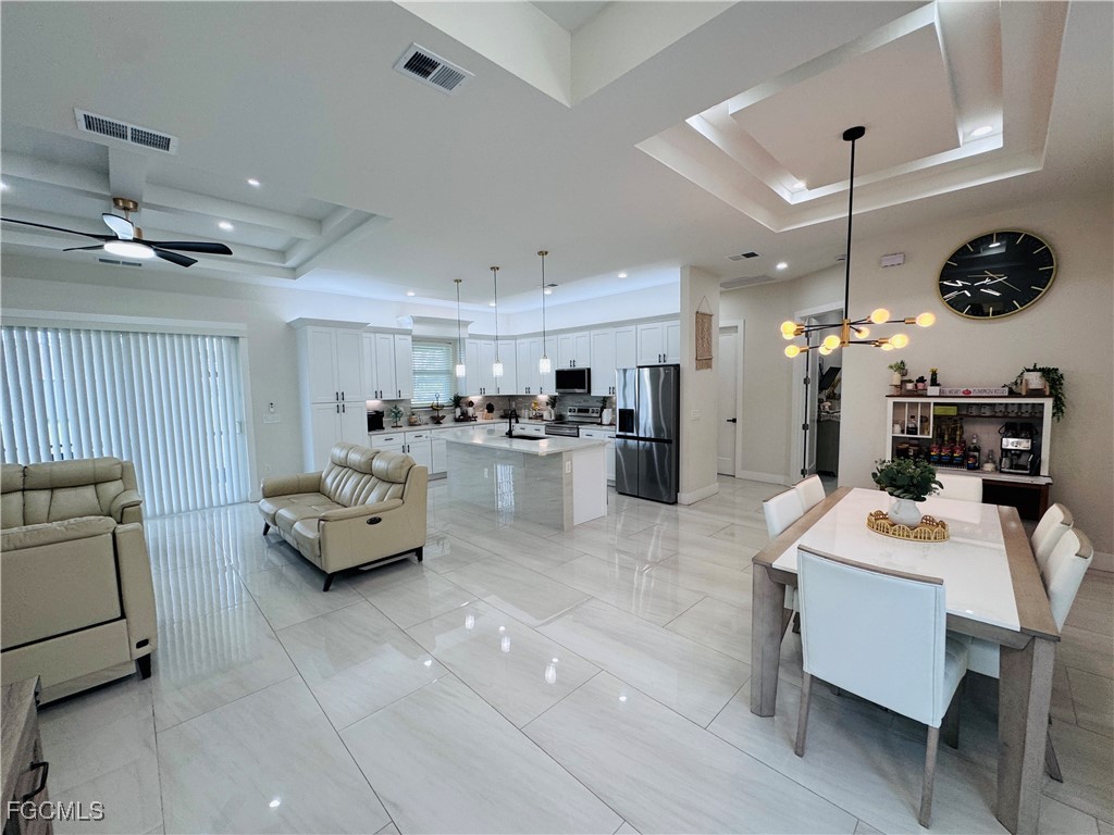 528 Jacaranda Parkway E Cape Coral FL 33909 2025012225 image20