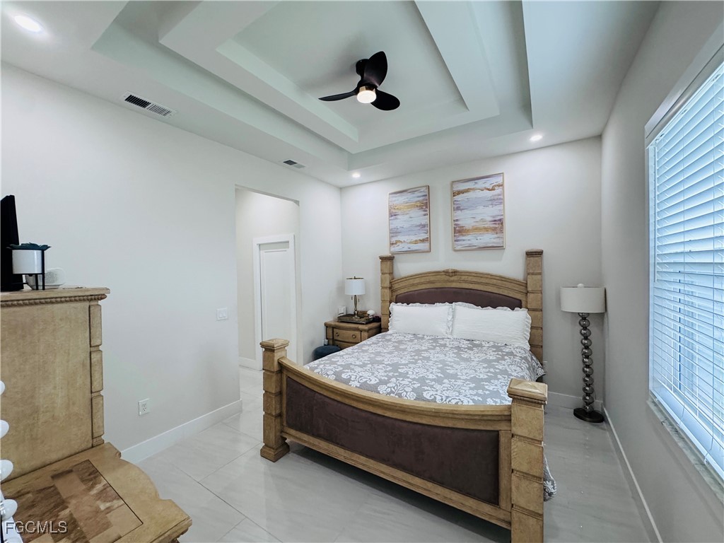 528 Jacaranda Parkway E Cape Coral FL 33909 2025012225 image26