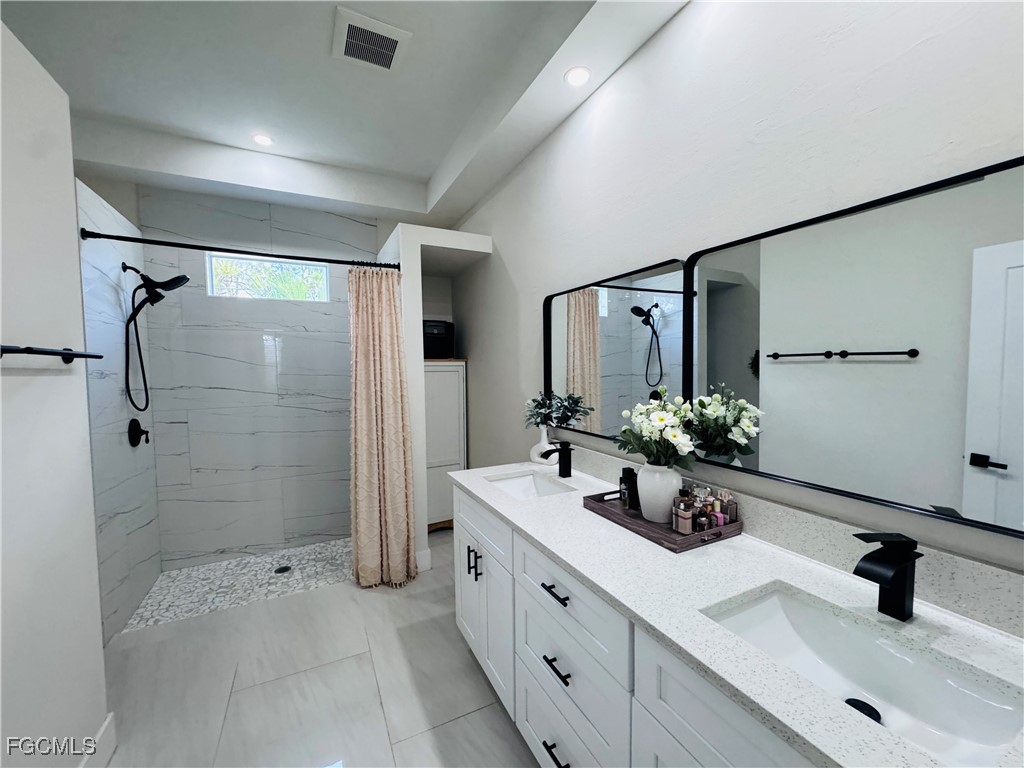 528 Jacaranda Parkway E Cape Coral FL 33909 2025012225 image29