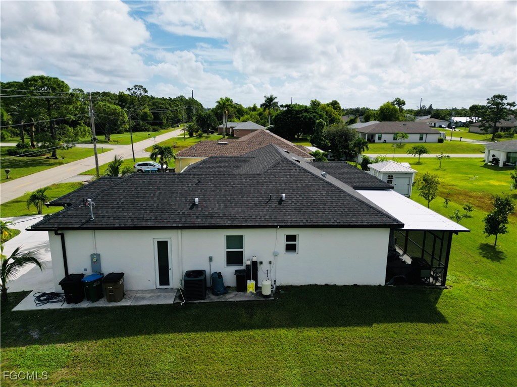 528 Jacaranda Parkway E Cape Coral FL 33909 2025012225 image3