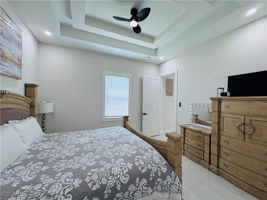 528 Jacaranda Parkway E Cape Coral FL 33909 2025012225 image32