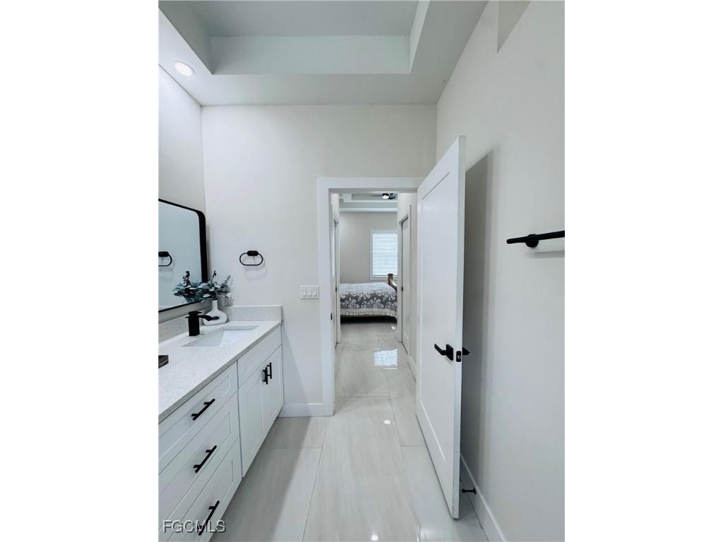 528 Jacaranda Parkway E Cape Coral FL 33909 2025012225 image33