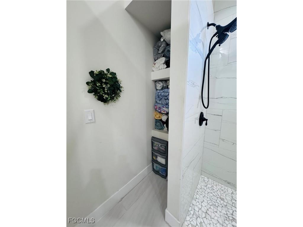 528 Jacaranda Parkway E Cape Coral FL 33909 2025012225 image37