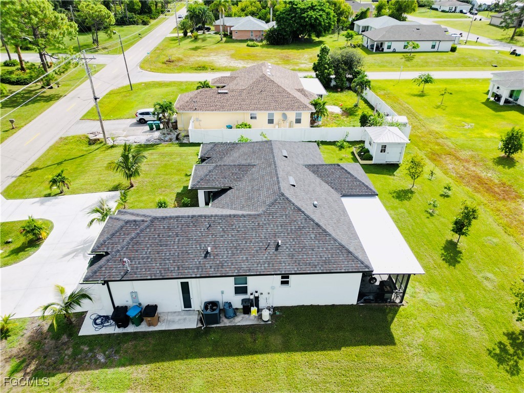 528 Jacaranda Parkway E Cape Coral FL 33909 2025012225 image4