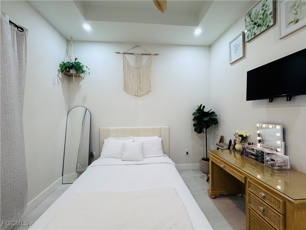 528 Jacaranda Parkway E Cape Coral FL 33909 2025012225 image44