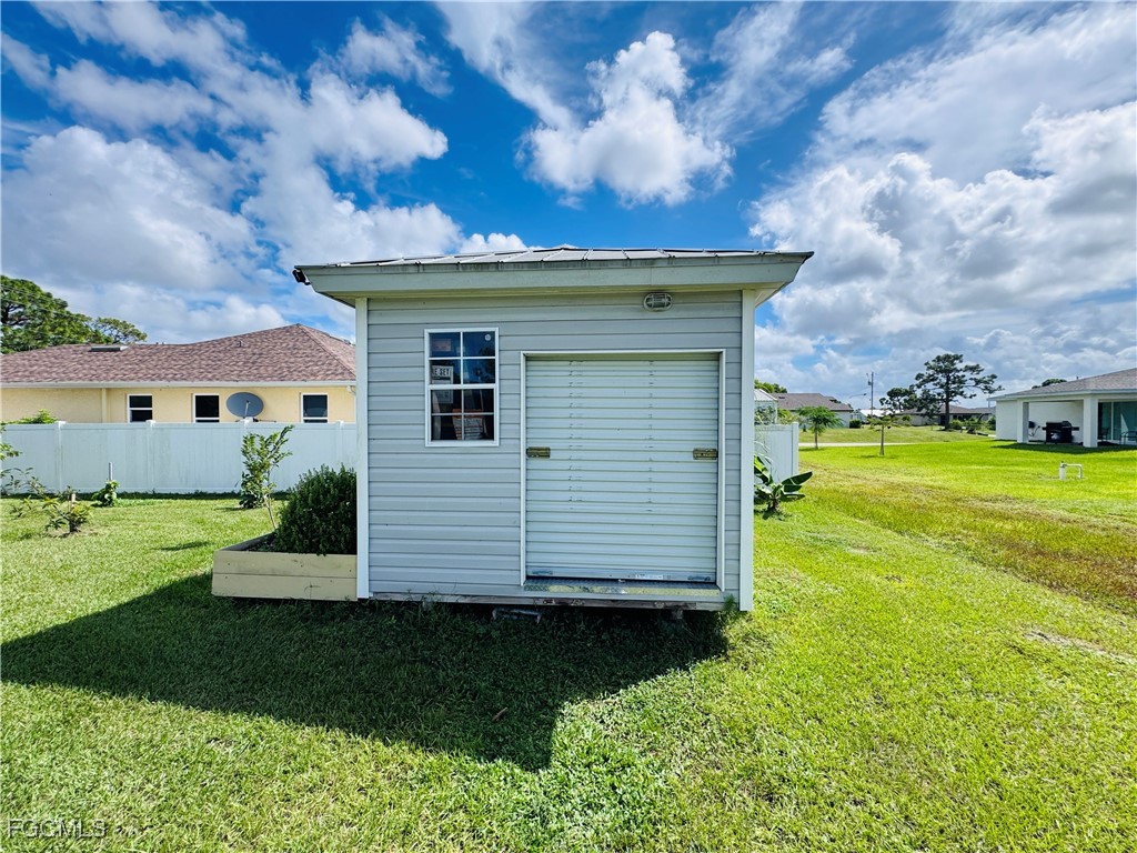 528 Jacaranda Parkway E Cape Coral FL 33909 2025012225 image49