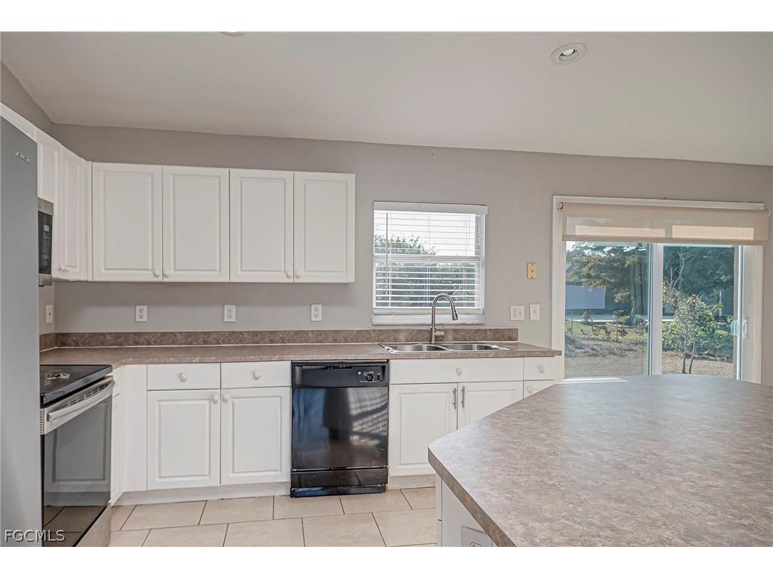 528 Peerless Circle Lehigh Acres FL 33974 2026007875 image9