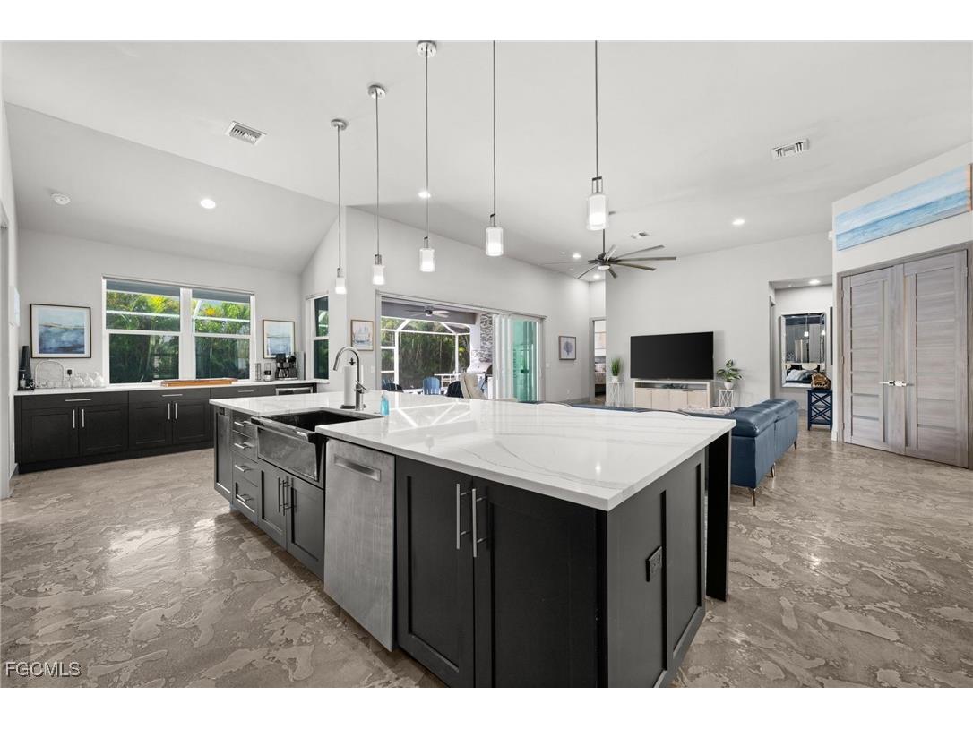 528 SE 14th Terrace Cape Coral FL 33990 2025013859 image9