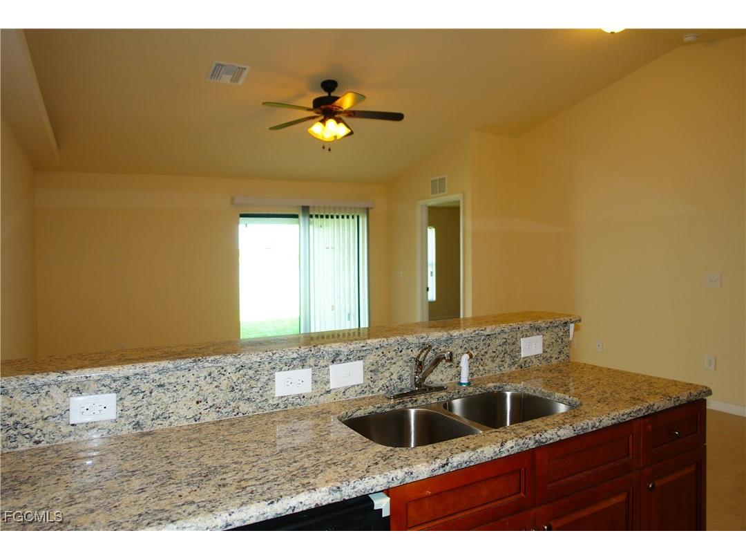 528 SE 5th Avenue Cape Coral FL 33990 2025019022 image5