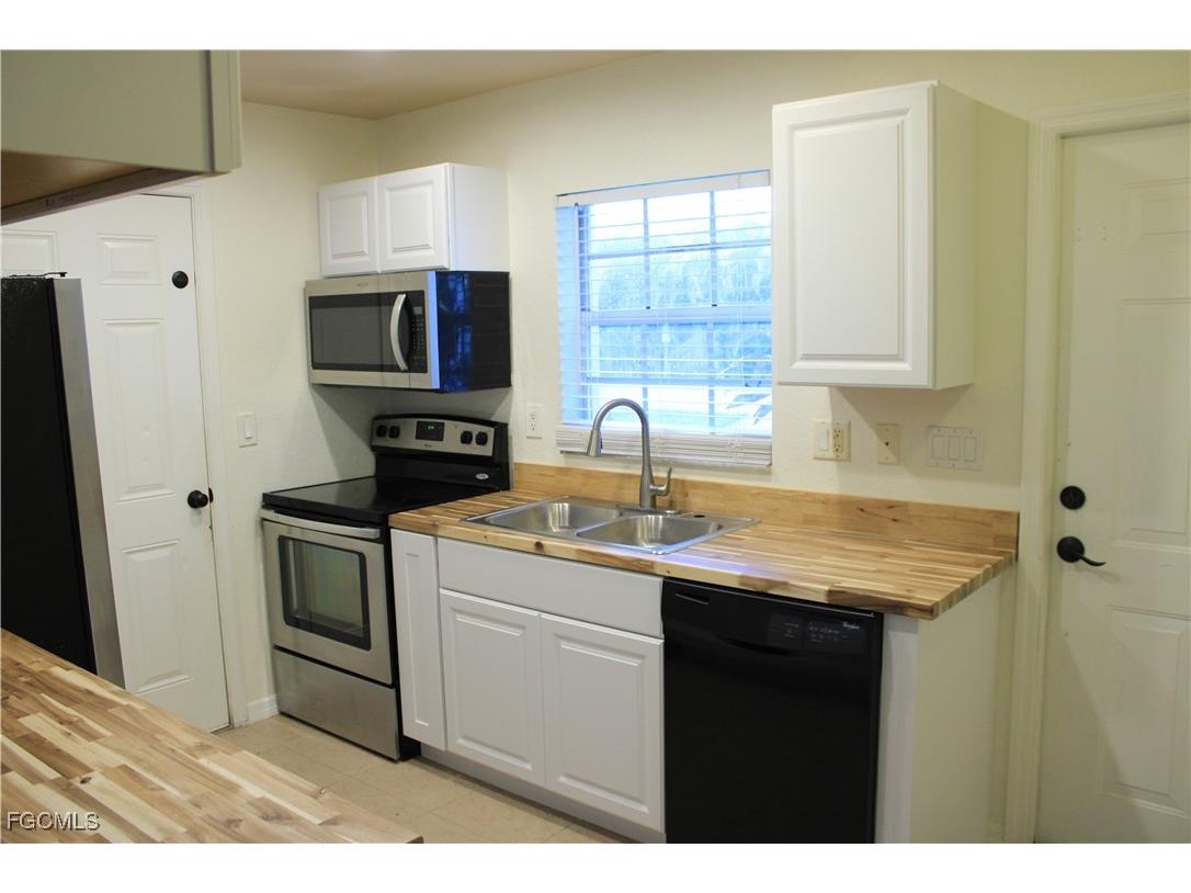 5280 Glenlivet Road Fort Myers FL 33907 2025017022 image3