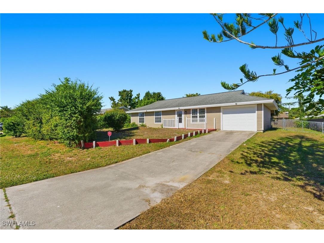 5283 17th Place SW Naples FL 34116 226000773 image1