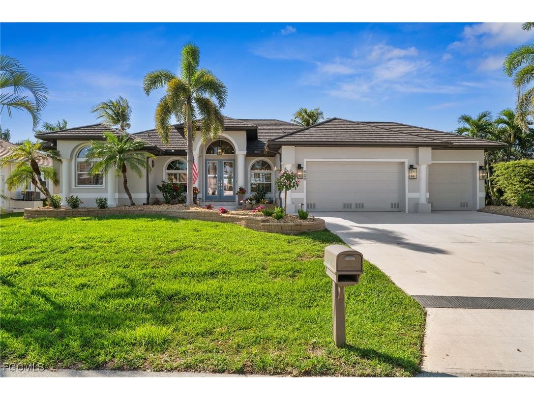 529 La Caruna Court Punta Gorda FL 33950 2025013877 image1