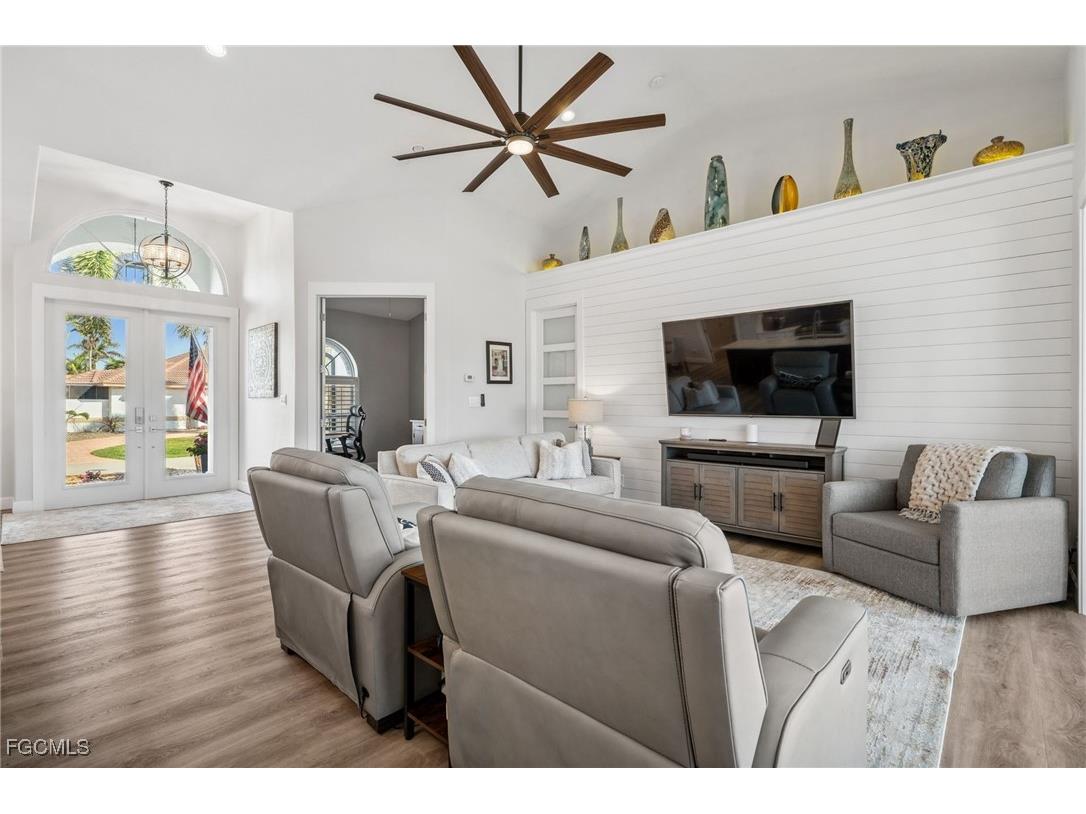 529 La Caruna Court Punta Gorda FL 33950 2025013877 image10