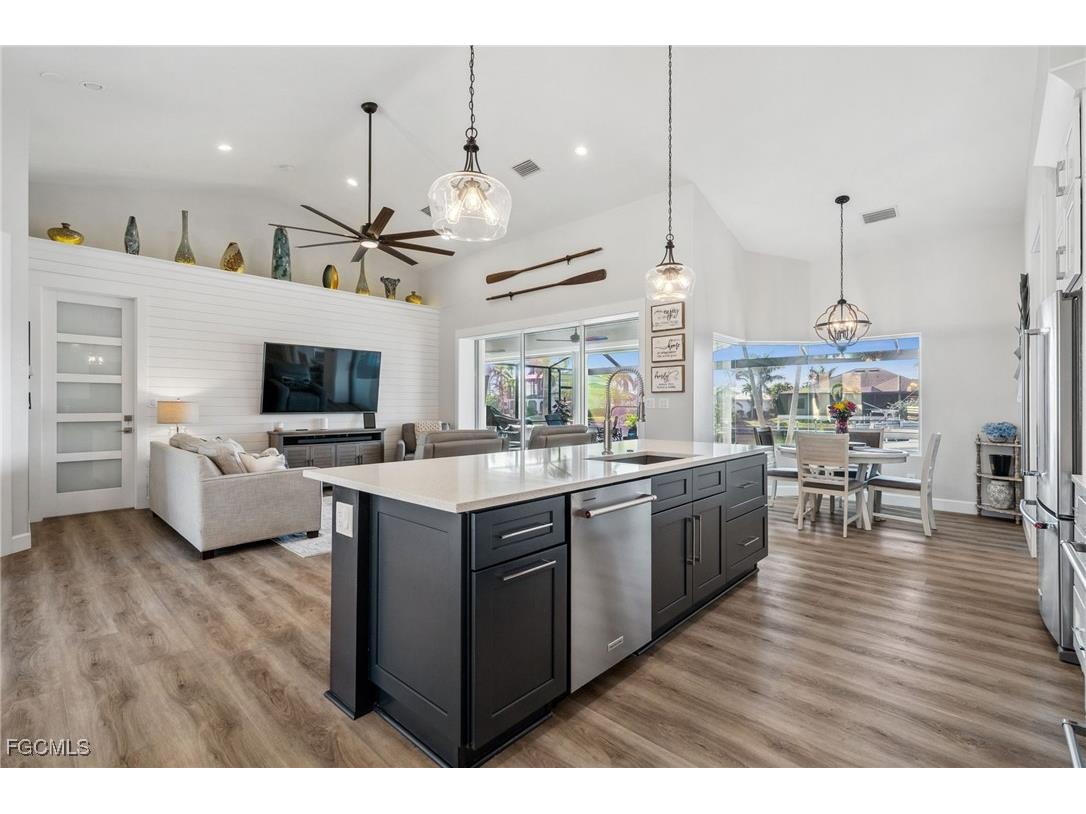 529 La Caruna Court Punta Gorda FL 33950 2025013877 image17