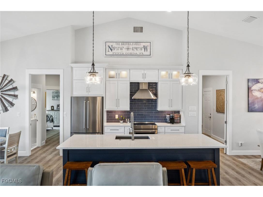 529 La Caruna Court Punta Gorda FL 33950 2025013877 image2