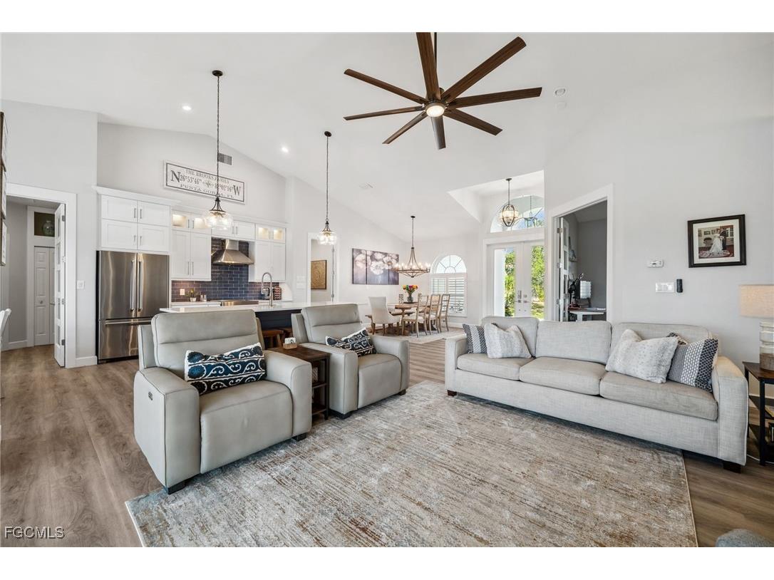 529 La Caruna Court Punta Gorda FL 33950 2025013877 image9