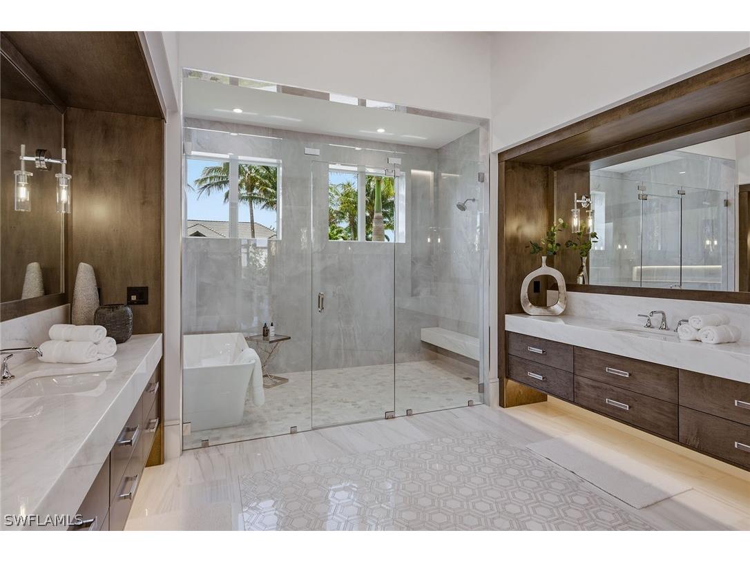 529 Neapolitan Way Naples FL 34103 226012543 image14