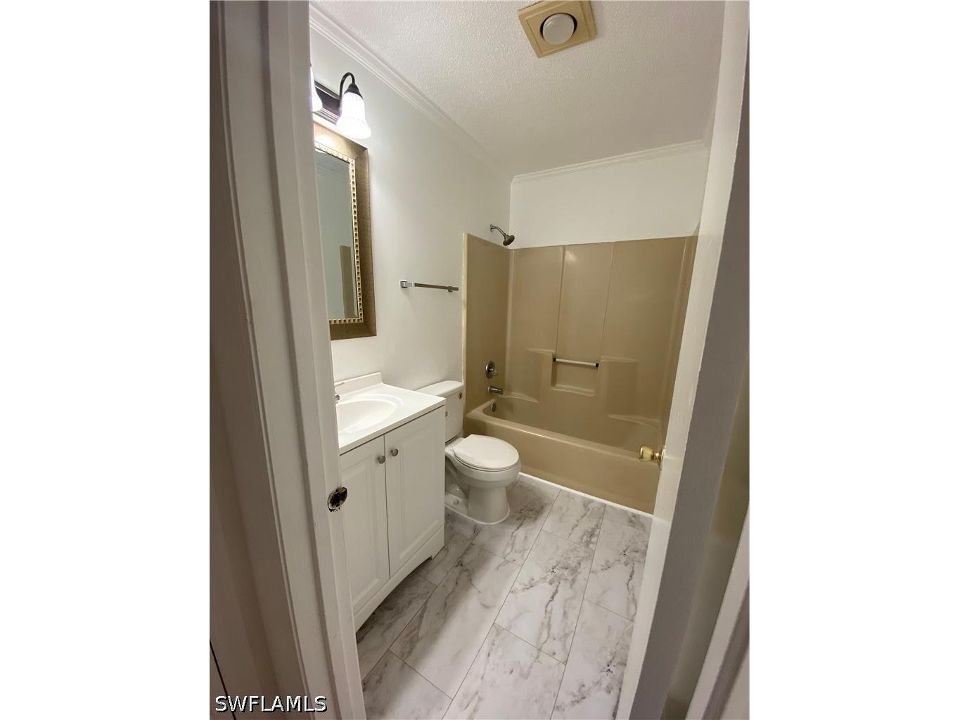 5294 Treetops Drive #I-203 Naples FL 34113 226021868 image12