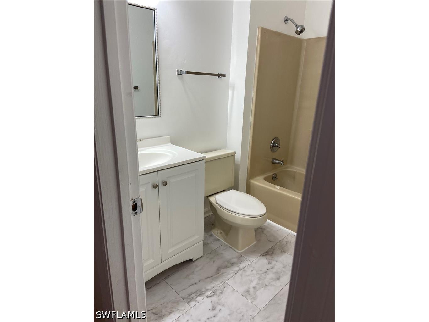5294 Treetops Drive #I-203 Naples FL 34113 226021868 image14