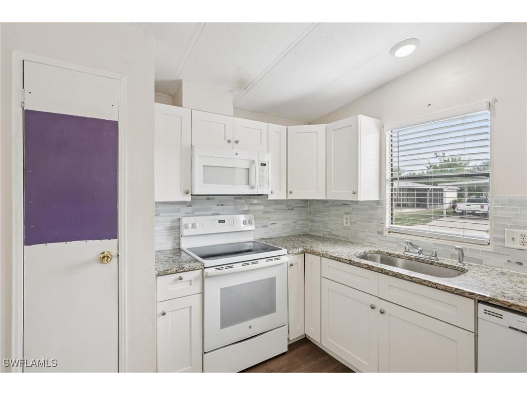 53 Grosbeak Lane Naples FL 34114 225072042 image8