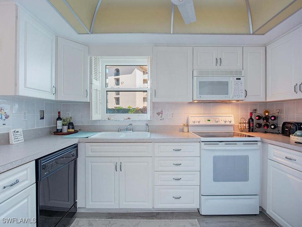 53 High Point Circle W #101 Naples FL 34103 226000193 image5