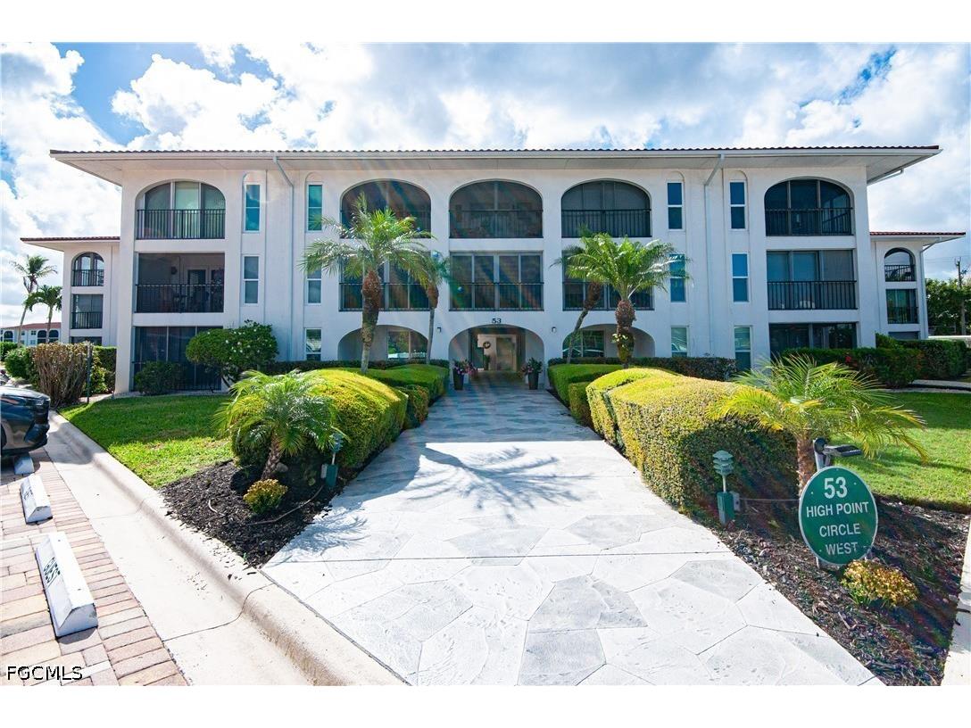 53 High Point Circle W #204 Naples FL 34103 2026015917 image1