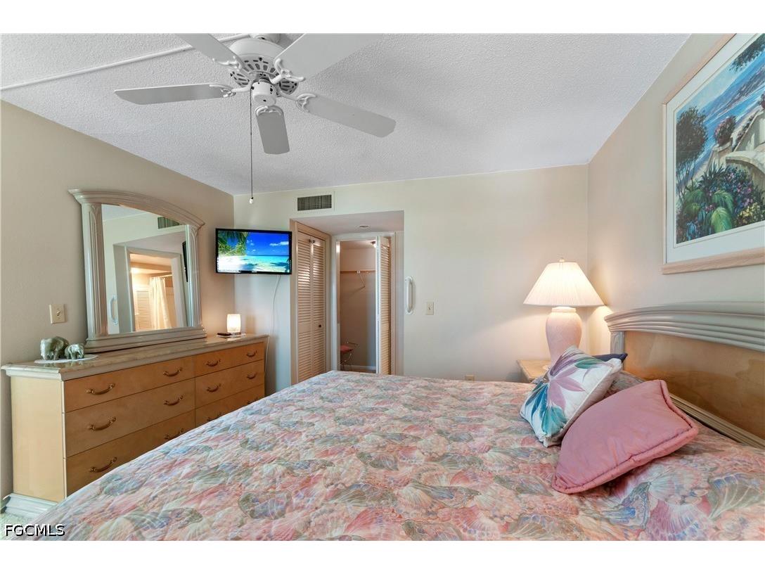 53 High Point Circle W #204 Naples FL 34103 2026015917 image15