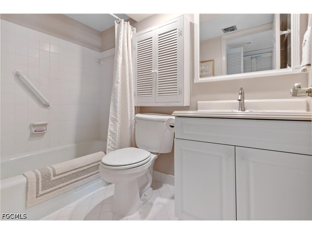 53 High Point Circle W #204 Naples FL 34103 2026015917 image17