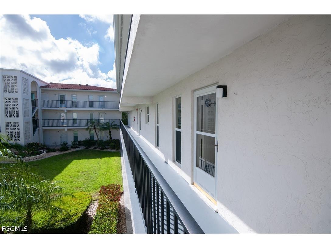 53 High Point Circle W #204 Naples FL 34103 2026015917 image23