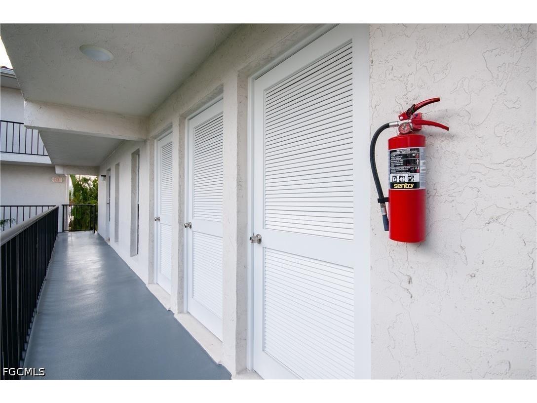 53 High Point Circle W #204 Naples FL 34103 2026015917 image24