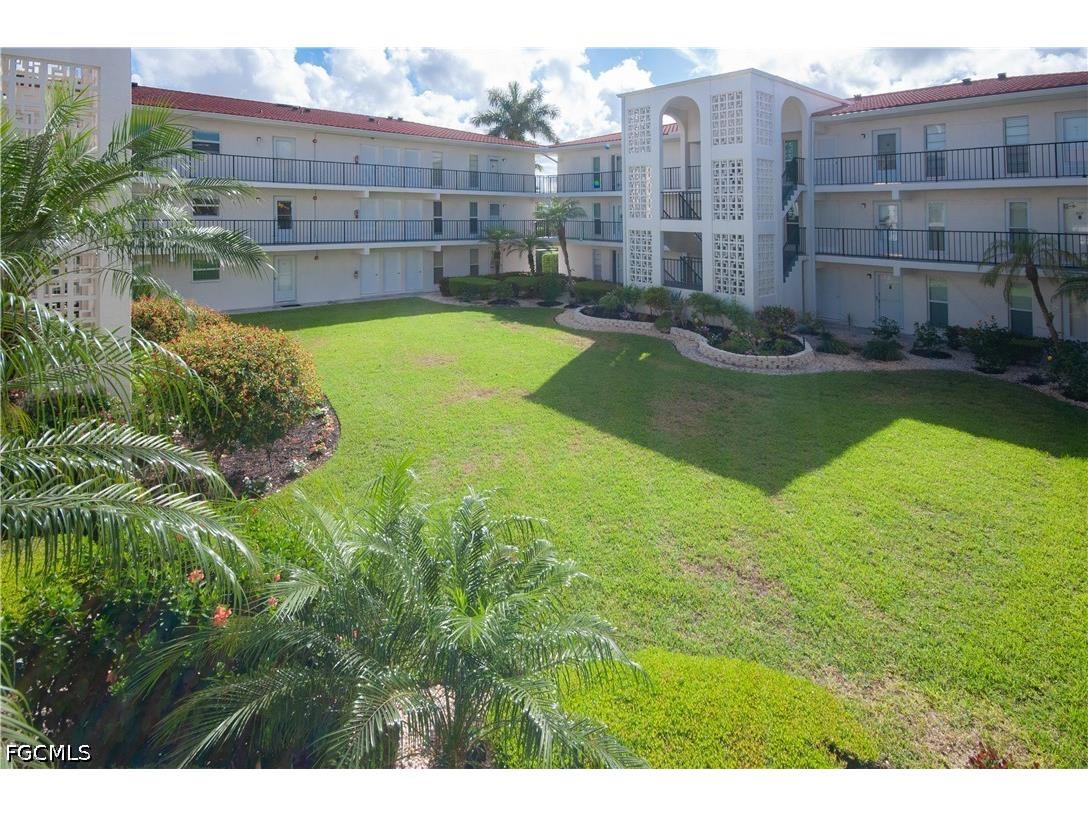 53 High Point Circle W #204 Naples FL 34103 2026015917 image27