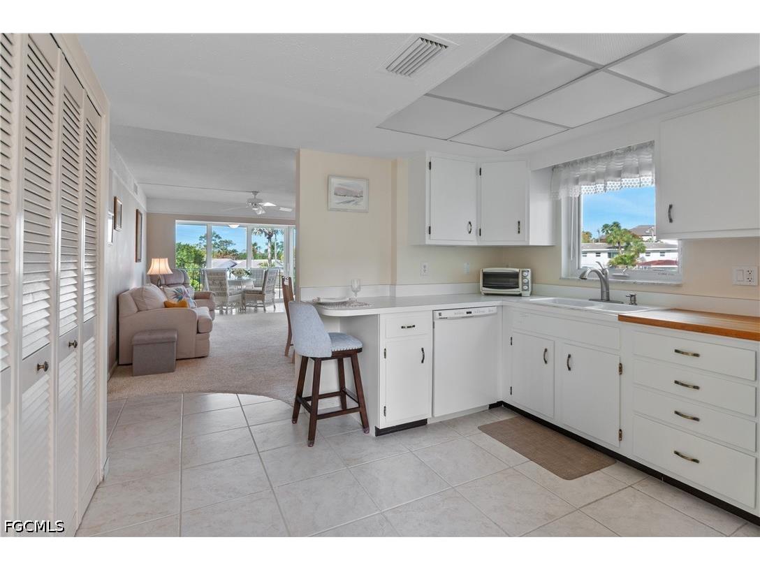 53 High Point Circle W #204 Naples FL 34103 2026015917 image3