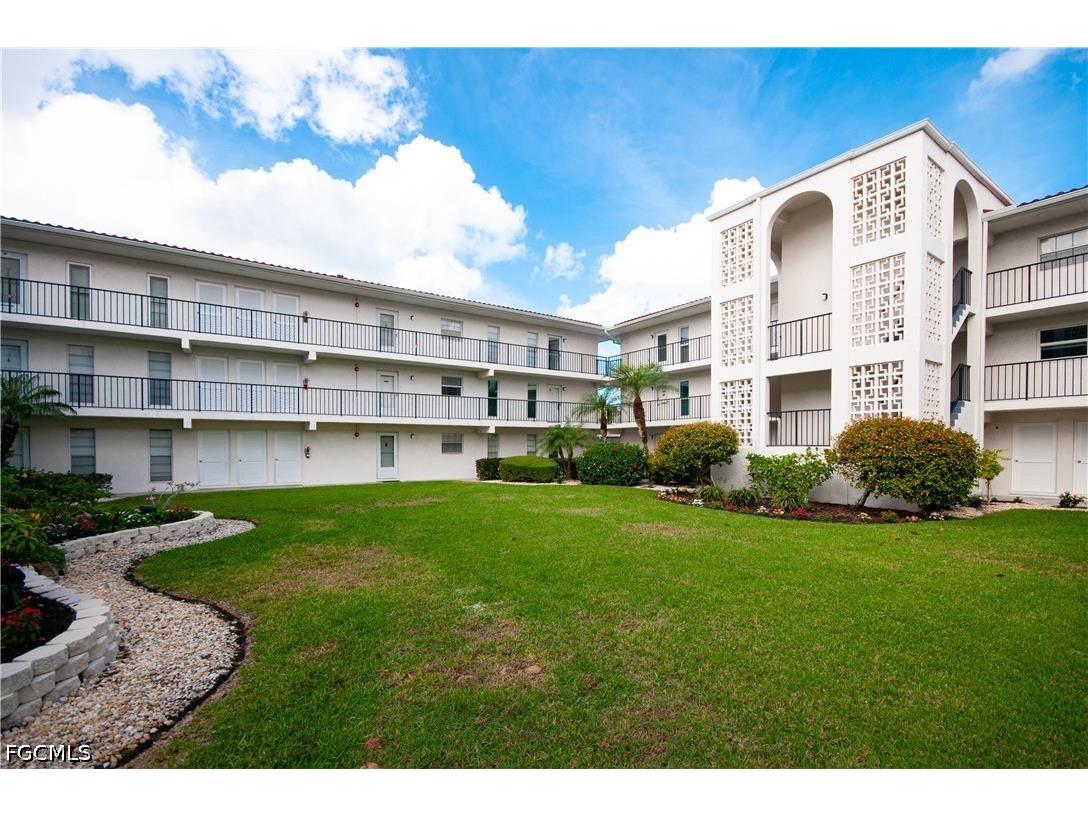 53 High Point Circle W #204 Naples FL 34103 2026015917 image30