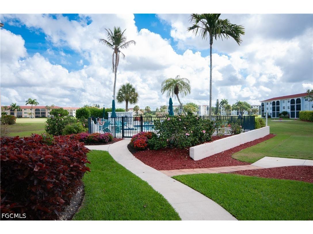 53 High Point Circle W #204 Naples FL 34103 2026015917 image31