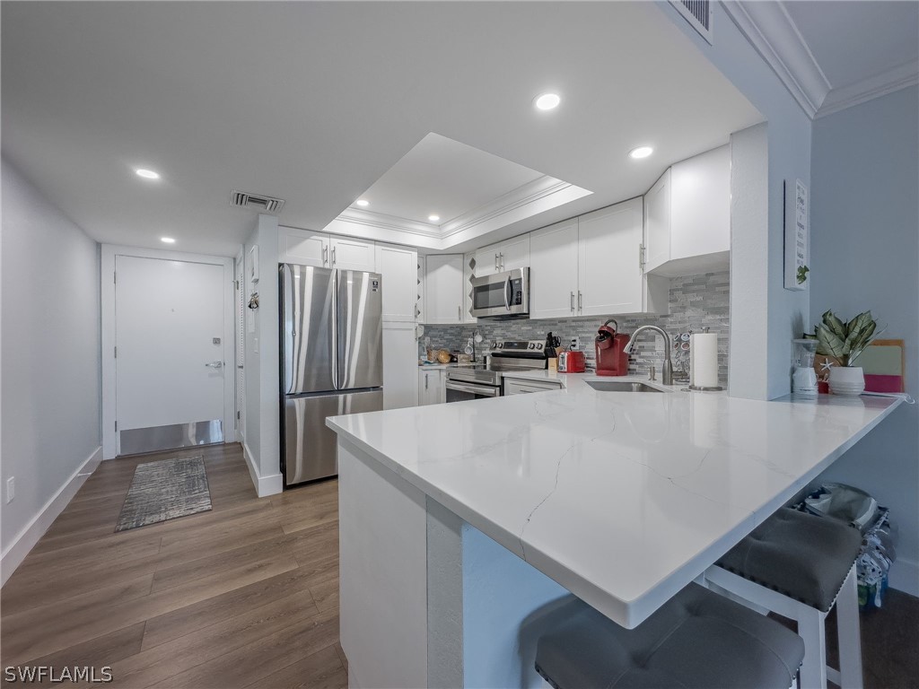 53 High Point Circle W #208 Naples FL 34103 223004581 image1