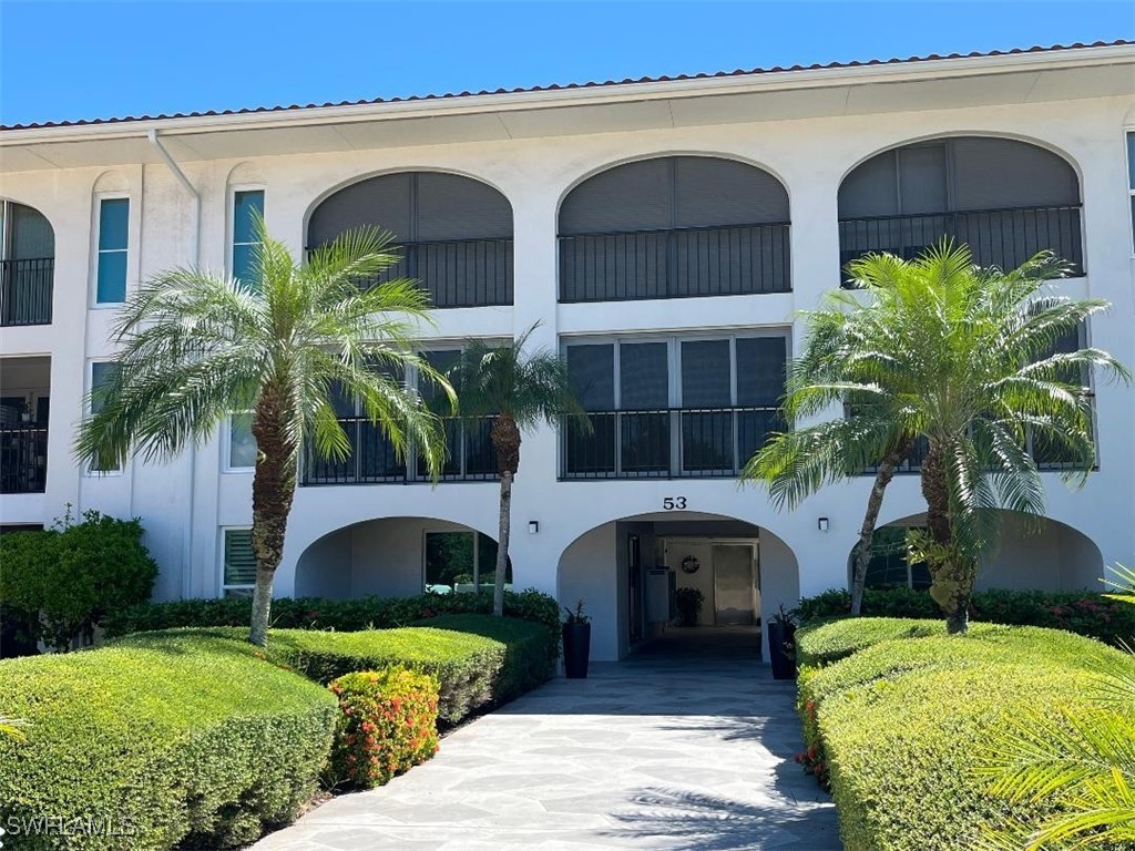 53 High Point Circle W #302 Naples FL 34103 225073195 image1