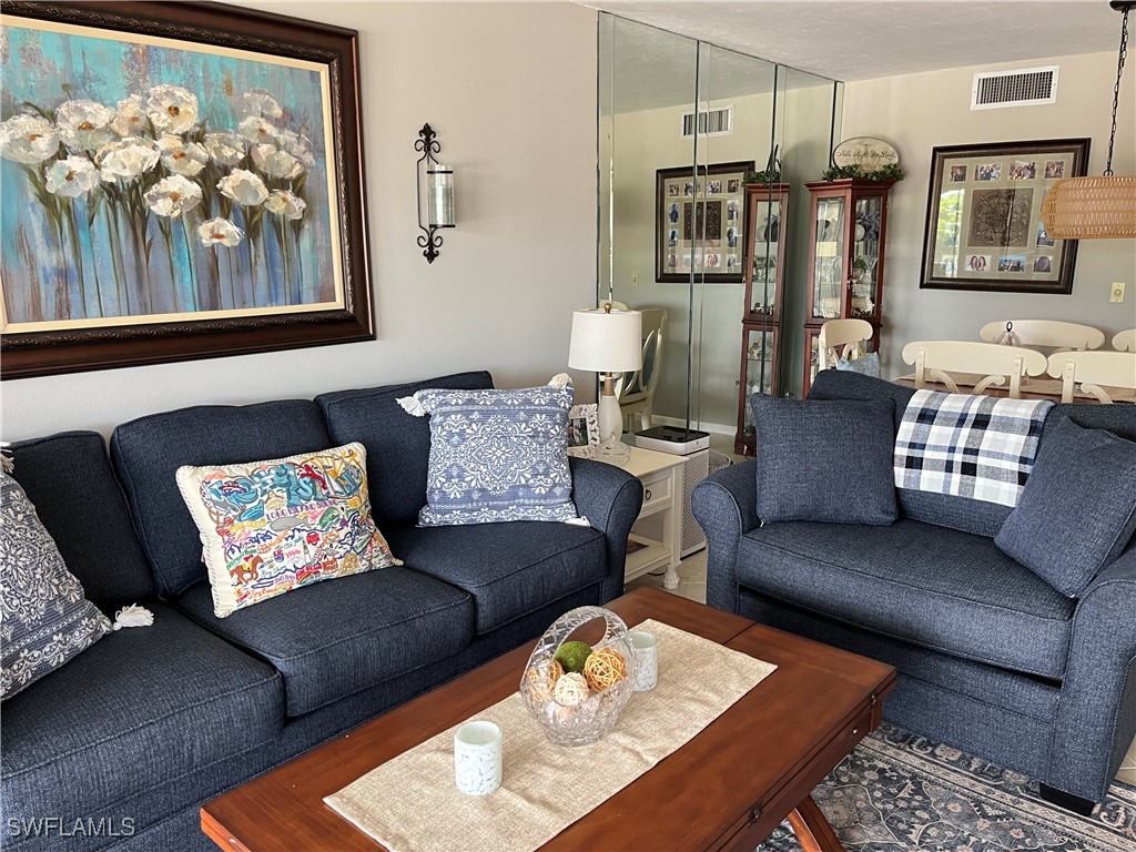 53 High Point Circle W #302 Naples FL 34103 225073195 image2