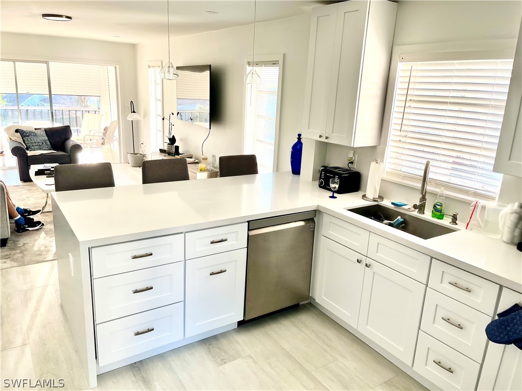 53 High Point Circle W #304 Naples FL 34103 223007020 image1