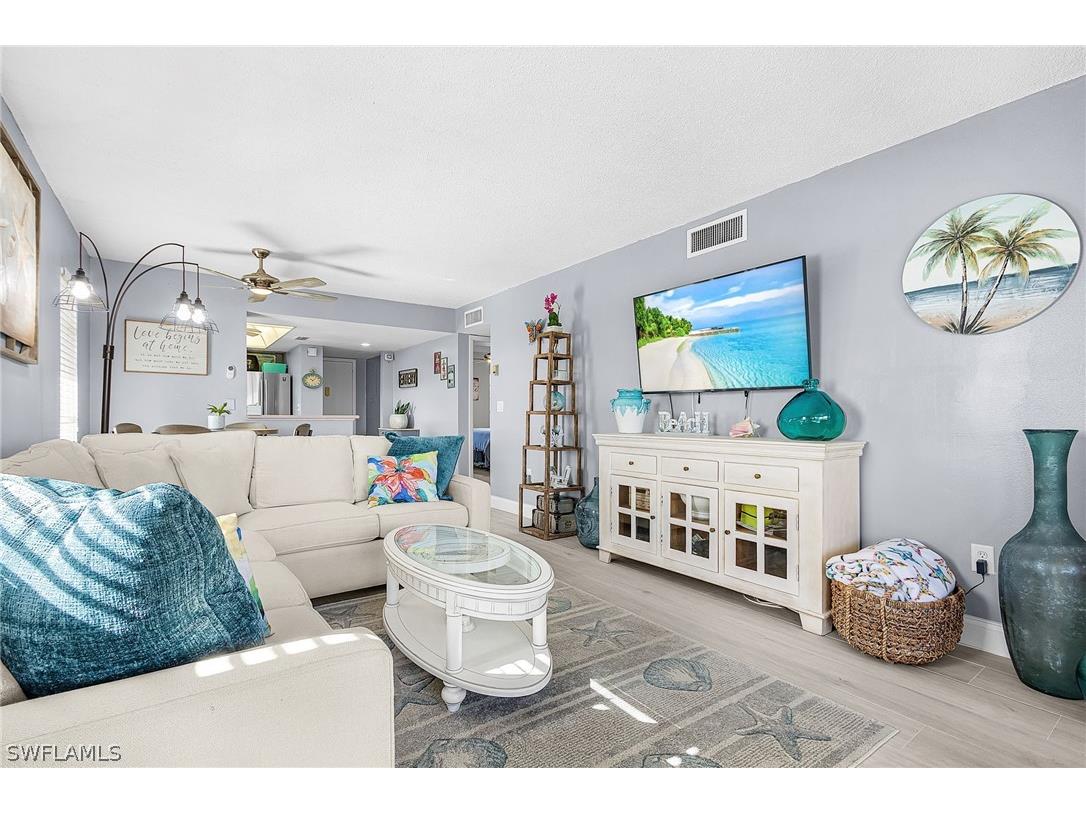 53 High Point Circle W #310 Naples FL 34103 226006608 image1