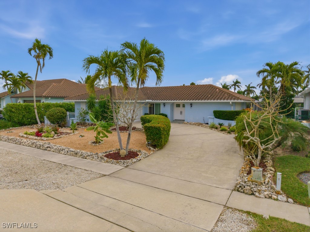 53 Madagascar Court Marco Island FL 34145 226002271 image1