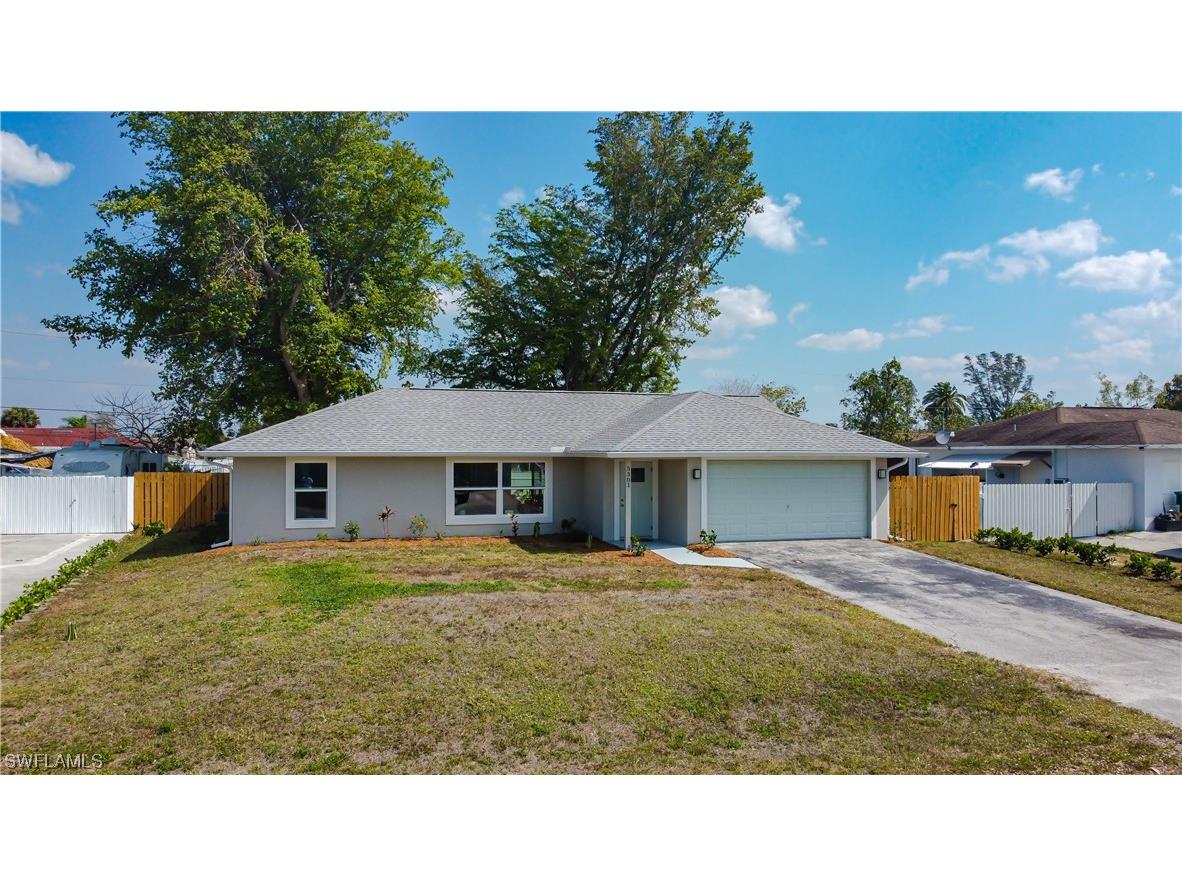 5301 21st Place SW Naples FL 34116 223017165 image1