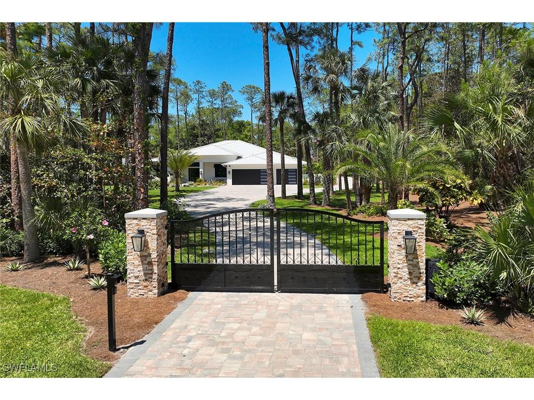 5301 Tamarind Ridge Drive Naples FL 34119 225069538 image1