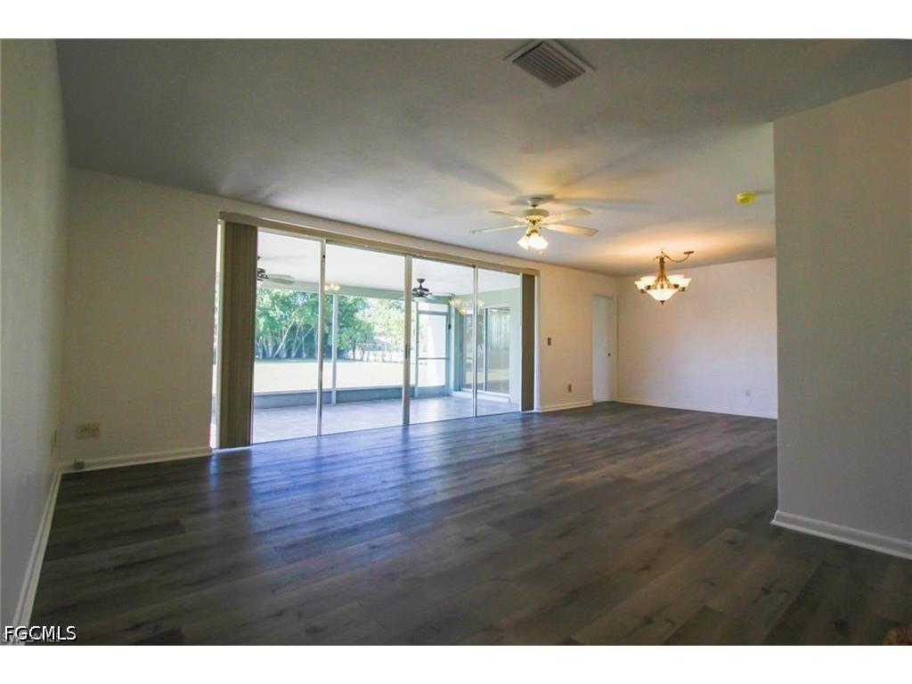 5302 Malibu Court Cape Coral FL 33904 2026028641 image4