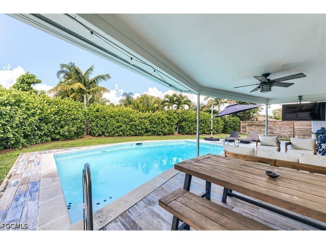 5302 Shalley Circle E Fort Myers FL 33919 2026029288 image3