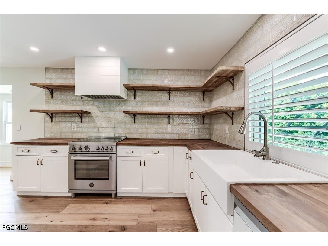 5302 Shalley Circle E Fort Myers FL 33919 2026029288 image8