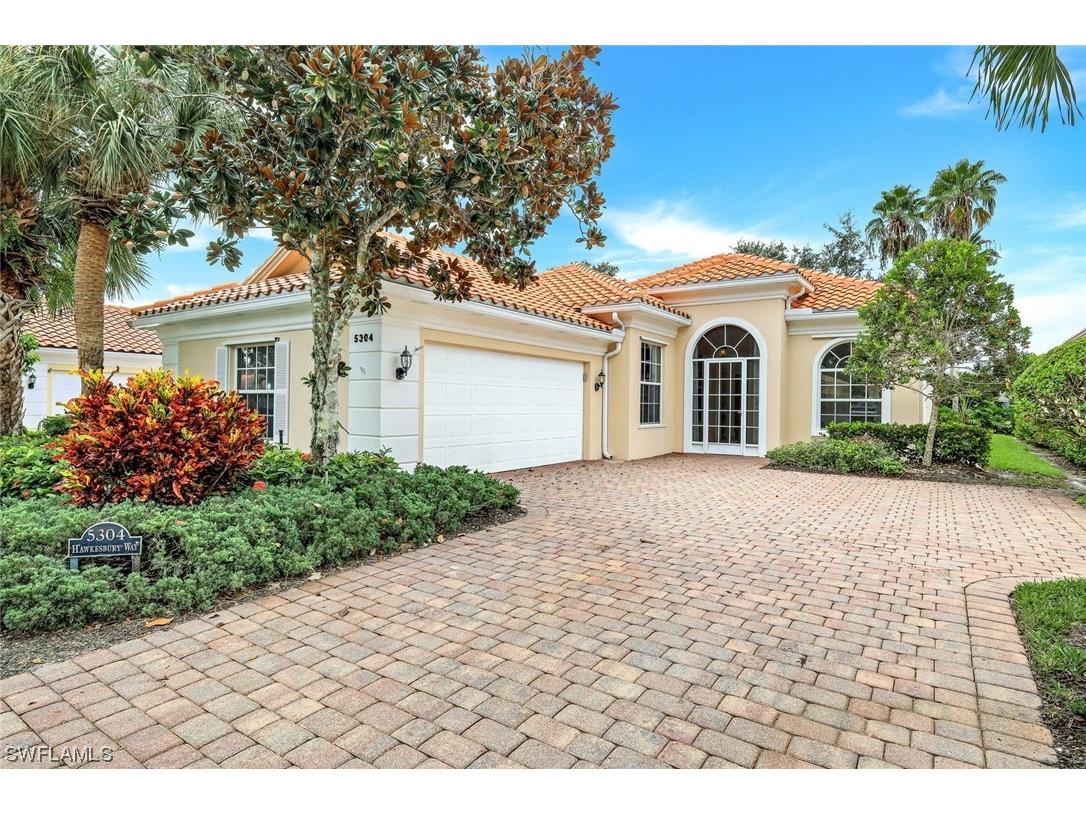 5304 Hawkesbury Way Naples FL 34119 223052722 image1