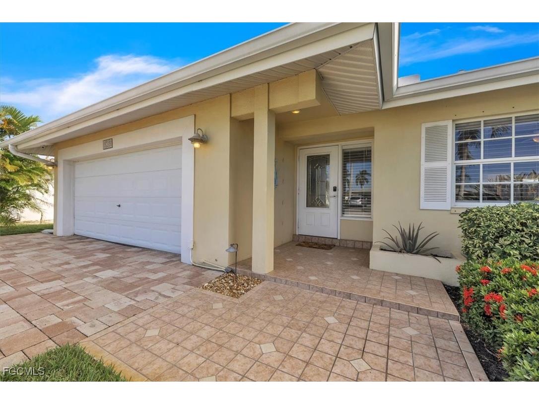 5305 Malaluka Court Cape Coral FL 33904 2025017865 image4