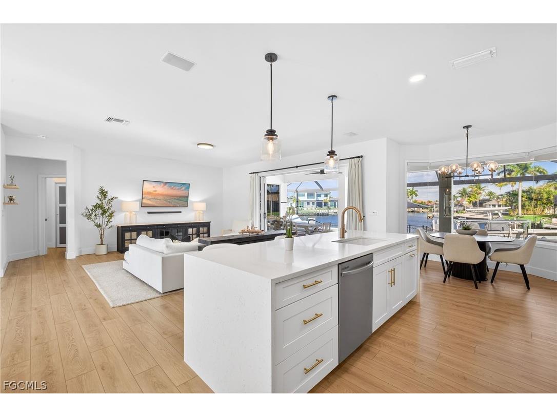 5305 SW 23rd Avenue Cape Coral FL 33914 2026011663 image6