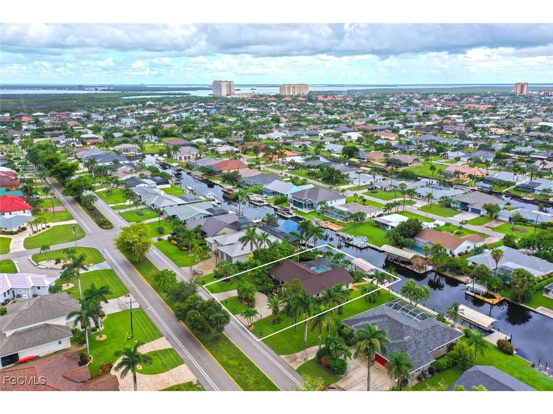 5306 Skyline Boulevard Cape Coral FL 33914 2025007354 image1