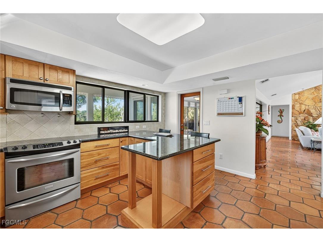 5307 Ladyfinger Lake Road Sanibel FL 33957 2025015623 image14